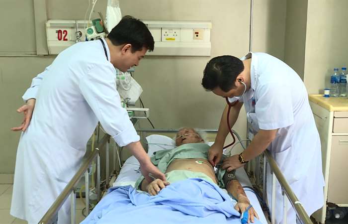 Cứu sống ca vỡ động mạch chủ hi hữu