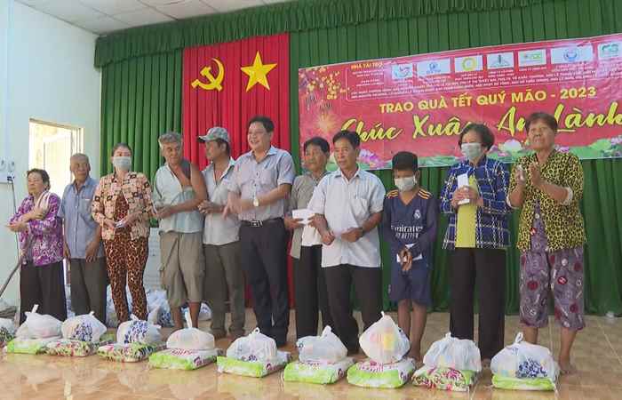 Sóc Trăng: Uỷ ban MTTQ Việt Nam các cấp chăm lo Tết cho người nghèo (18-01-2023)