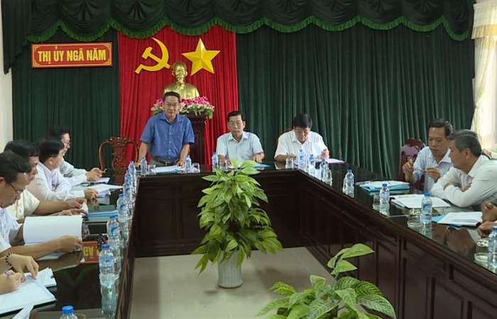 Giám sát việc lãnh đạo, chỉ đạo thực hiện Nghị quyết 06 của Tỉnh ủy Sóc Trăng tại Thị ủy Ngã Năm.