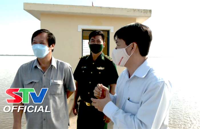 Huyện ủy Cù Lao Dung kiểm tra các Chốt kiểm soát dịch COVID-19 đường thủy  