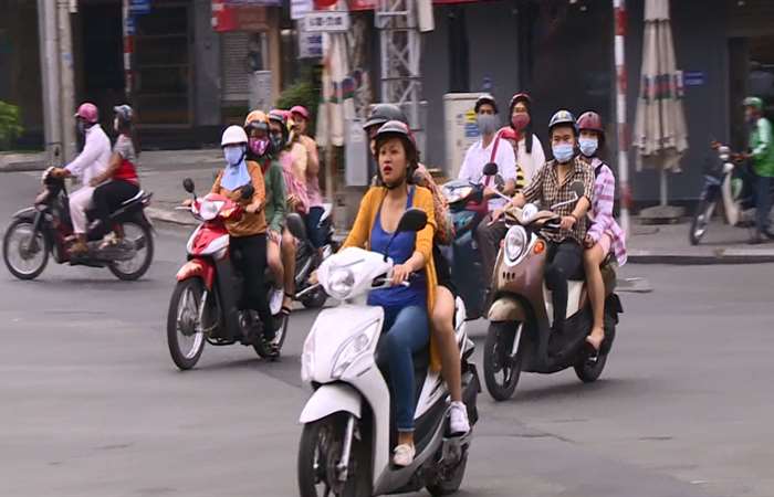 Không quy định “cứng” bắt buộc xe máy bật đèn ban ngày