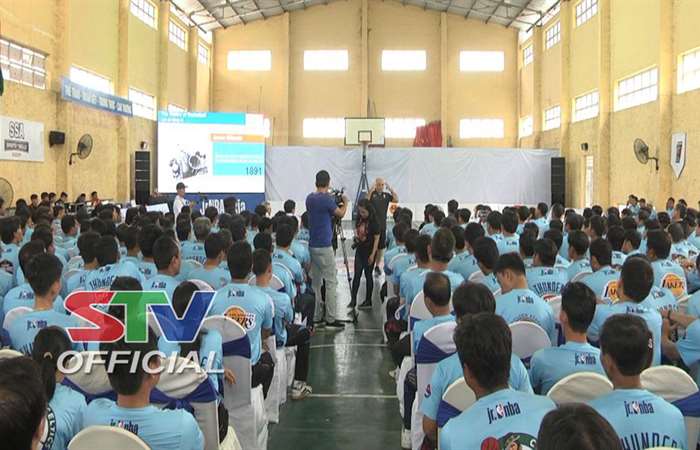 Liên đoàn Bóng rổ Việt Nam triển khai đề án “Bóng rổ học đường” tại Sóc Trăng