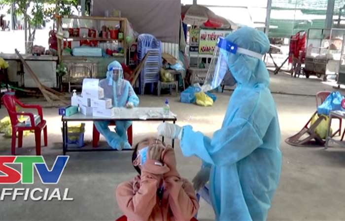 Mỹ Tú test nhanh SARS-CoV-2 cho người dân trên địa bàn thị trấn Huỳnh Hữu Nghĩa