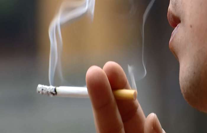 Nghiên cứu phạt nguội người hút thuốc nơi công cộng