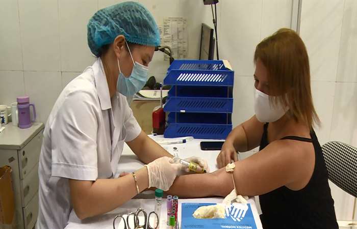 Nhiều bệnh nhân COVID-19 khỏi bệnh hiến huyết tương