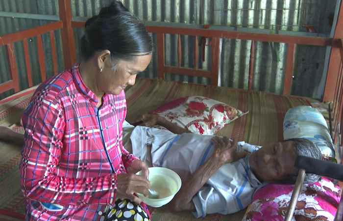 Hoàn cảnh bệnh tật của vợ chồng ông Sơn Viên ở xã Tân Hưng, huyện Long Phú cần được giúp đỡ (16-08-2023)