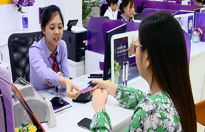 Phạt 100 triệu đồng khi mở hộ thẻ ngân hàng