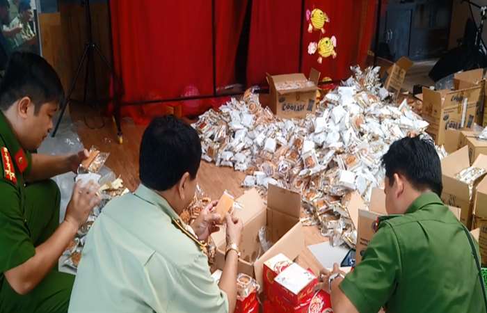 Siết chặt biên giới, chặn bánh trung thu Trung Quốc thẩm lậu