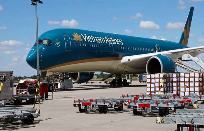 Tạm dừng cấp phép chuyến bay về Việt Nam từ nước Anh, Nam Phi