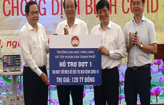 Tiếp nhận 500 máy thở phục vụ chống dịch COVID-19