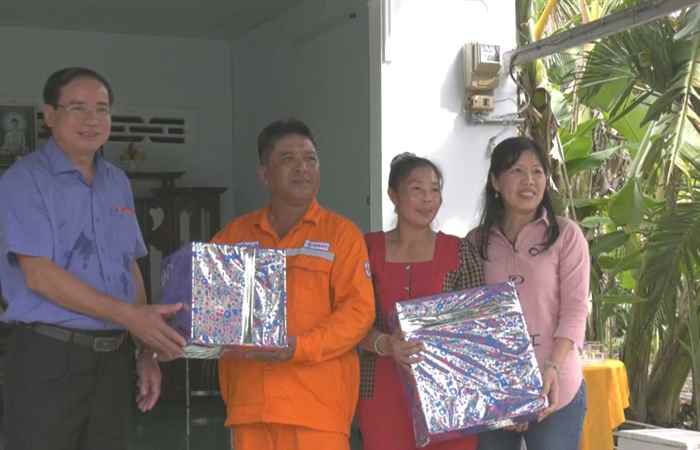 Công đoàn Điện lực huyện Châu Thành tặng "Nhà đồng nghiệp" cho Công đoàn viên  