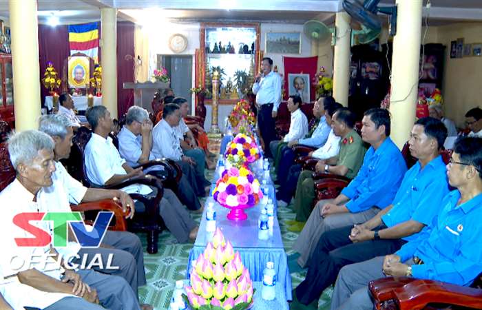 Tỉnh uỷ Sóc Trăng thăm, tặng quà các chùa Khmer và gia đình chính sách tiêu biểu tại huyện Long Phú