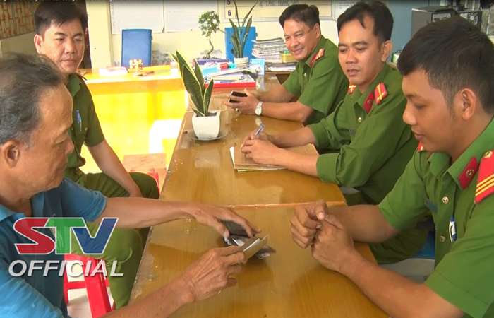 Nghĩa cử đẹp của người nhặt tiền rơi