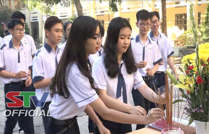 Trường THPT chuyên Nguyễn Thị Minh Khai tổ chức Dâng hương Giỗ tổ Hùng Vương