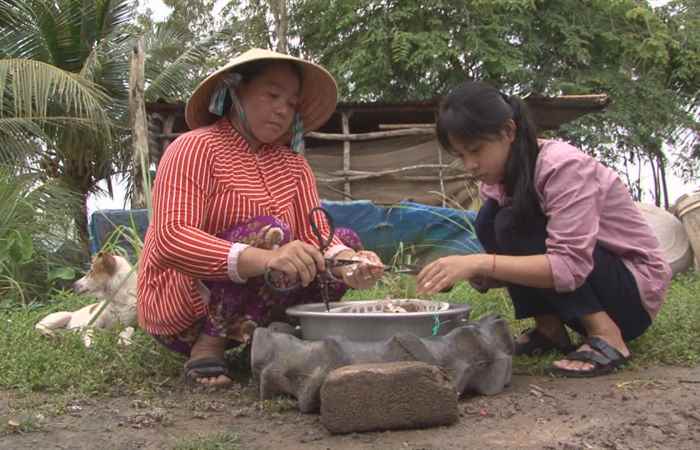 ADC hỗ trợ cô học trò nghèo Liên Ngọc Quý đến trường (28-08-2019)