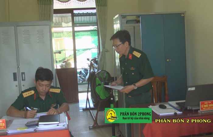 Cán bộ chiến sĩ ban CHQS thị xã Vĩnh Châu học tập và làm theo Bác (22-12-2019)