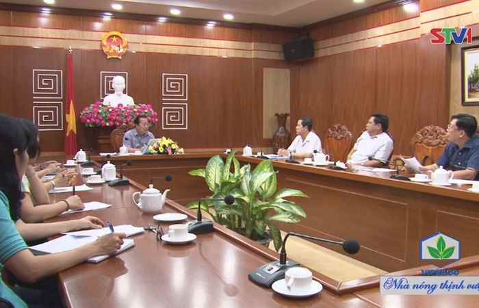 Chủ tịch UBND tỉnh Sóc Trăng làm việc với Hội Đồng thi đua khen thưởng tỉnh Sóc Trăng về việc khen thưởng các doanh nhân, doanh nghiệp tiêu biểu năm 2017
