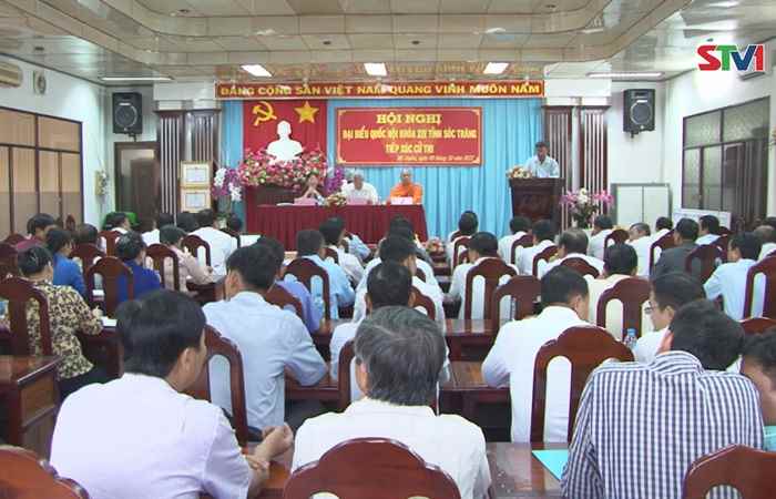 Đại biểu Quốc hội tiếp xúc cử tri tại huyện Mỹ Xuyên