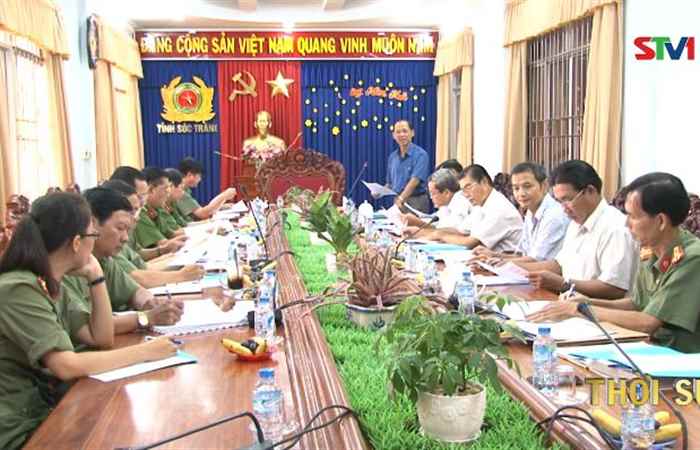 Đoàn giám sát của Tỉnh ủy Sóc Trăng giám sát việc thực hiện Chỉ thị 05 tại Phòng Cảnh sát giao thông đường bộ