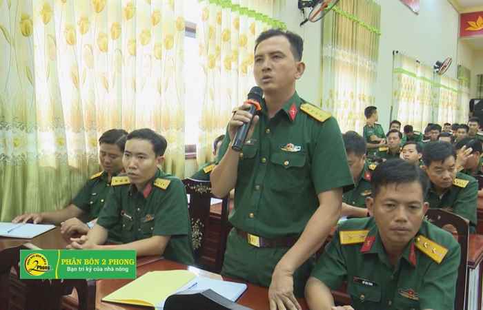 Đối thoại dân chủ với gần 200 cán bộ, chiến sĩ trong LLVT tỉnh