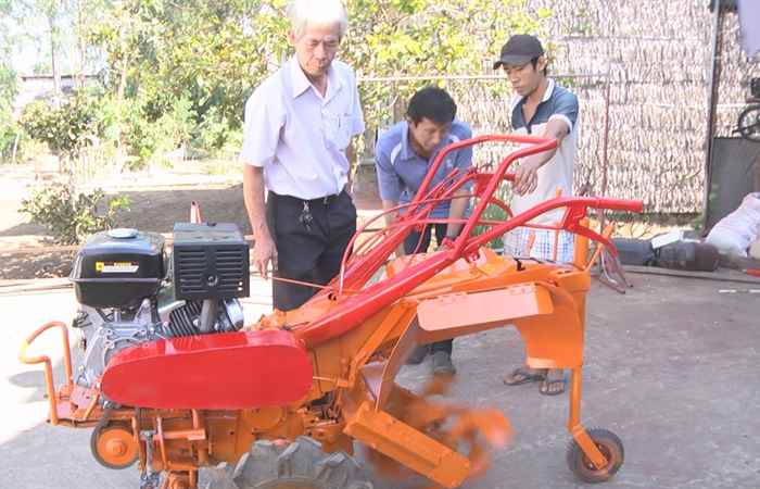 Sáng tạo chiếc máy vô chân mía của thầy giáo Nguyễn Văn Nưng 11-03-2018