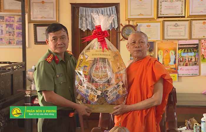 Lãnh đạo Công an tỉnh Sóc Trăng chúc Tết Chôl Chnăm Thmây  