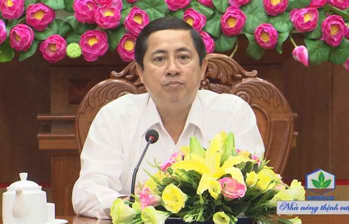 Lãnh đạo UBND tỉnh Sóc Trăng  nghe báo cáo về nhu cầu đầu tư Trạm y tế