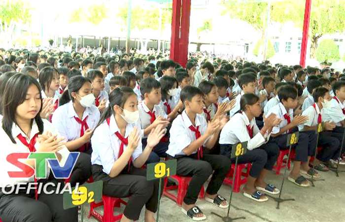 Lễ khai giảng năm học mới 2023 - 2024 tại huyện Long Phú, Thạnh Trị, Mỹ Xuyên