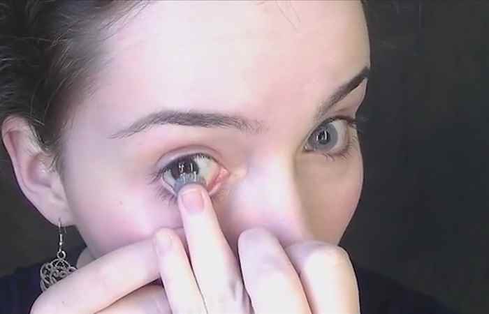 Sống khỏe 360 - Dùng kính áp tròng - Những điều cần ghi nhớ 28-05-2019
