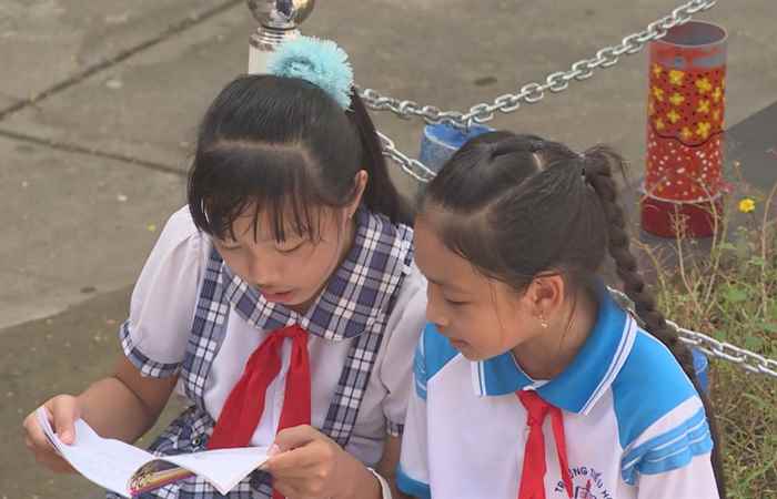 Tập thể trường tiểu học Phú Tâm A học và làm theo lời Bác 15-10-2017