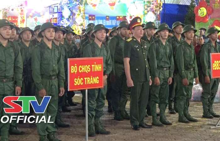 Thanh niên huyện Long Phú, Thạnh Trị, Cù Lao Dung hăng hái lên đường nhập ngũ