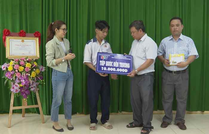 Tiếp bước em Nguyễn Thành Triệu đến trường (08-07-2023)