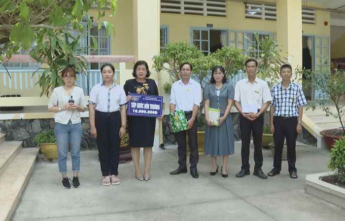 Tiếp bước cho Nguyễn Thị Huyền đến trường (13-05-2023)