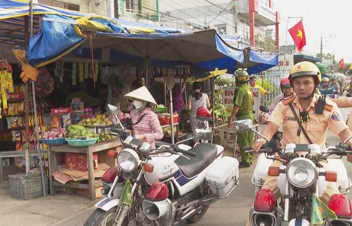 Sơ kết 3 tháng thực hiện lập lại trật tự an toàn giao thông và xử lý vi phạm hành lang an toàn đường bộ (22-05-2023)