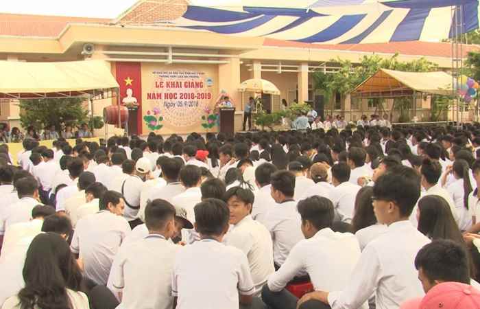 Trường THPT Lịch Hội Thượng huyện Trần Đề  khai giảng năm học mới