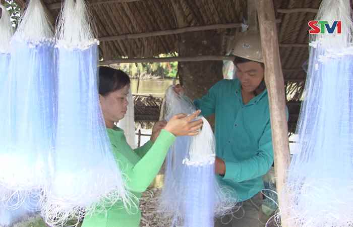 Xóm lưới Tân Long nhộn nhịp đón mùa nước nổi 
